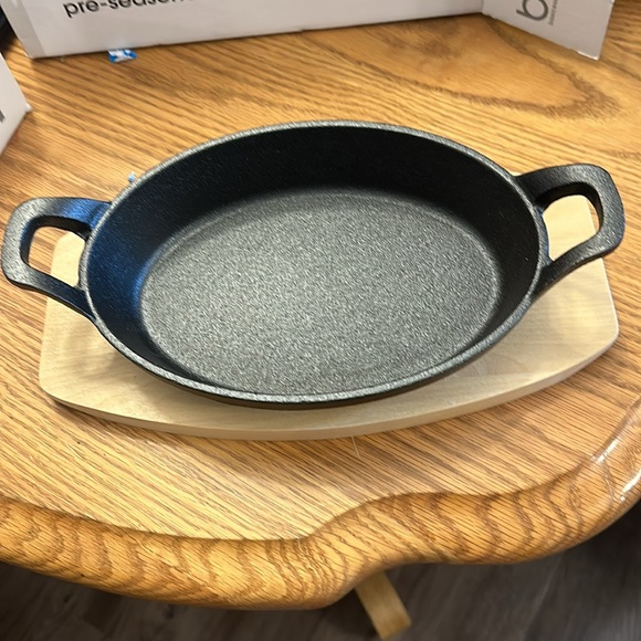 NIB Badic Essentials 2 Piece Oval Sizzler Plate - Picture 2 of 6